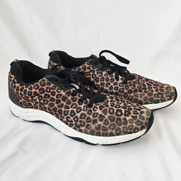 Vionic Shoes - VIONIC Sneakers Low Top 335 Tourney 1st Ray Technology Cheetah Print 11